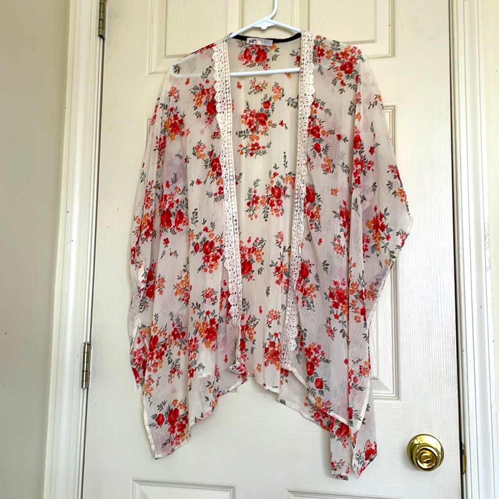 Women’s Kimono Size Large Cream Floral Kimono With Lace Trim